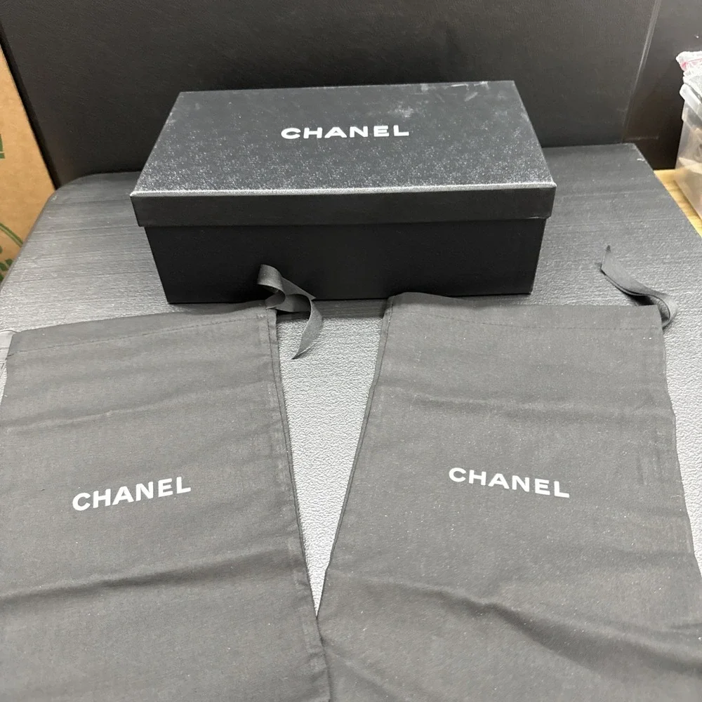 CHANEL box usps